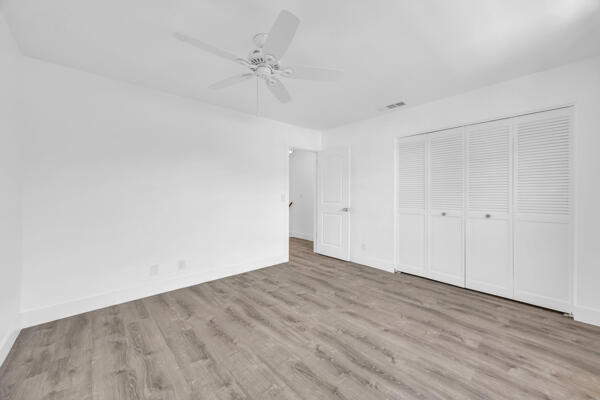 Building Photo - 415 N Cypress Dr