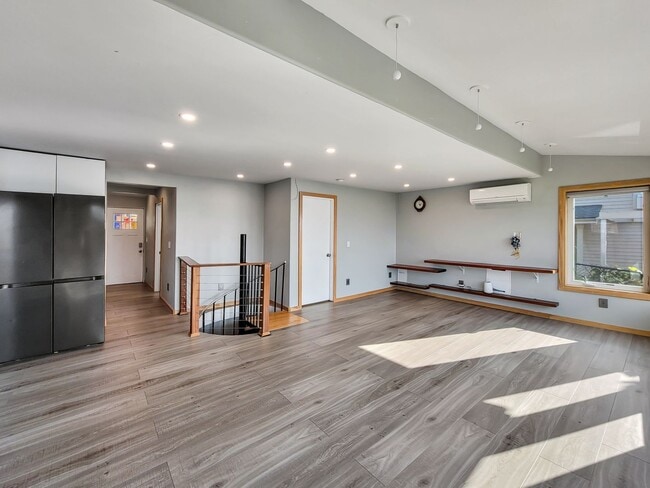 Building Photo - Remodeled Alki Beach Home with Puget Sound Views