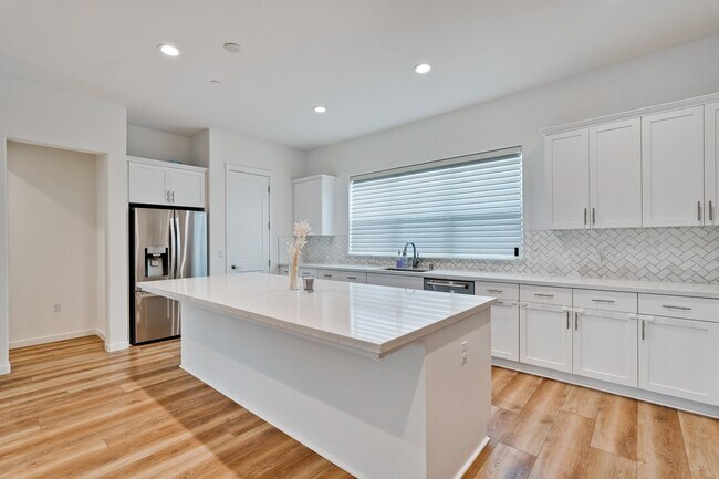 Building Photo - 2248 Solace Loop