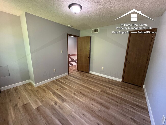 Building Photo - 551 Collier Ln