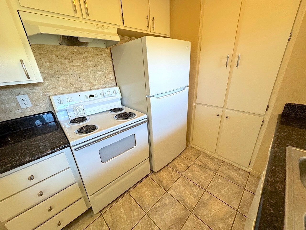 Building Photo - 808 Coriander Dr