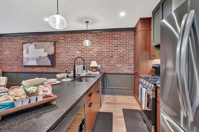 Building Photo - 1701 Portland Ave