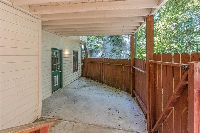 Building Photo - 1610 Branch Valley Dr