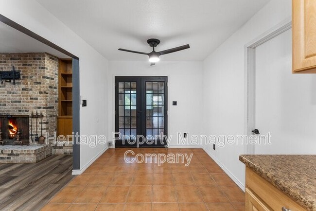 Building Photo - 3614 Versailles Dr
