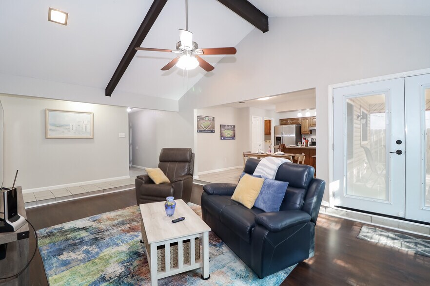 Here we're standing at the fireplace and looking in the opposite direction. - 2507 Holt Road