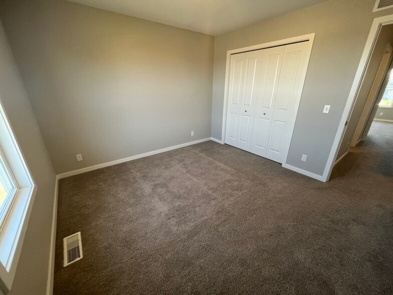 Building Photo - 3865 Elm Ridge Dr