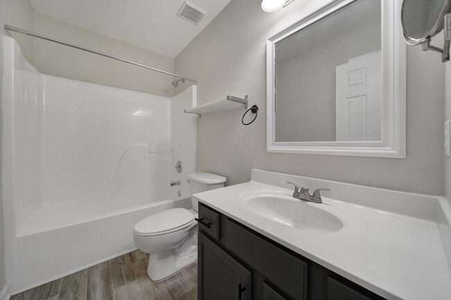 Building Photo - Lovely 3 Bed 2.5 Bath Townhome in Matthews