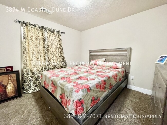 Building Photo - 3874 Coastal Dune Dr