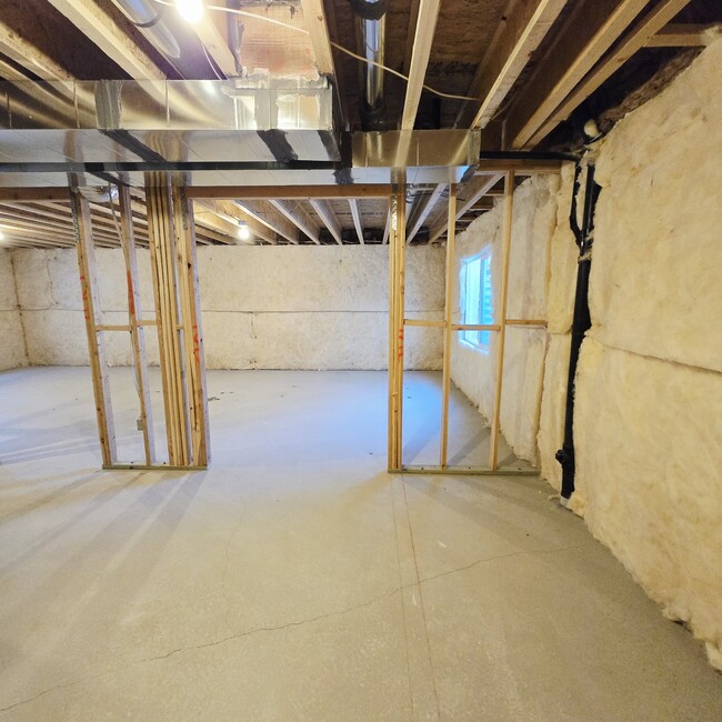 Building Photo - 4022 1100 N