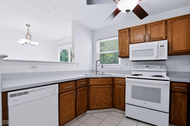 Building Photo - 7733 Park North Lake Dr