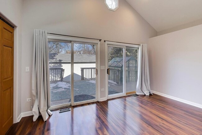 Building Photo - 440 W Main St