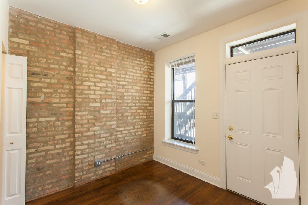 Building Photo - 2834 N Albany Ave