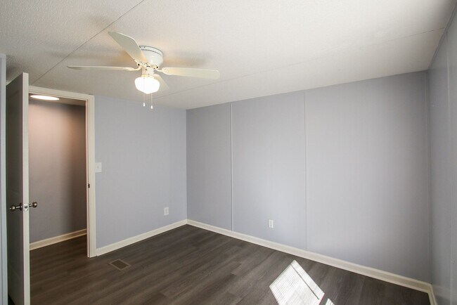 Building Photo - 351 Green Oaks Ct