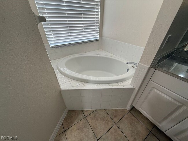 Building Photo - 1817 Tomaso Ave