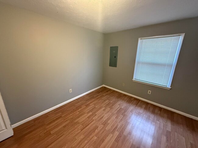 Building Photo - 327 Garden Park Dr