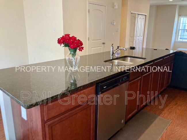 Building Photo - 106 Mercer Ct