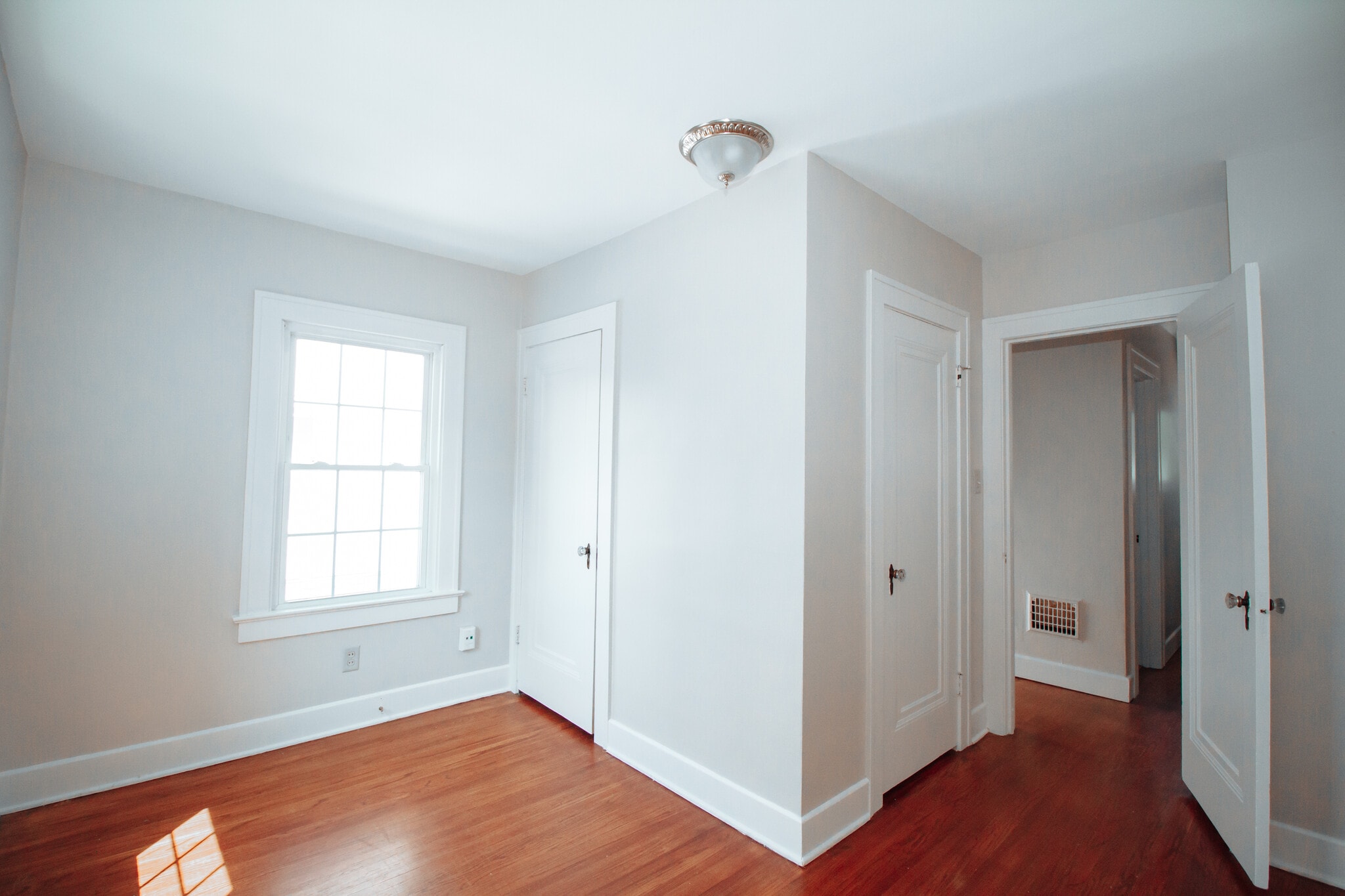 Building Photo - 3744 Bowen Rd