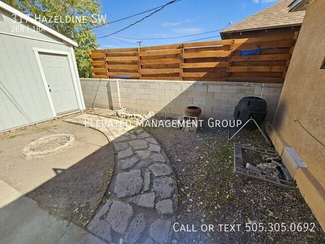 Building Photo - 317 Hazeldine Ave SW