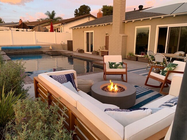 Building Photo - DEL CERRO SINGLE LEVEL DETACHED 3BR/2BA HO...
