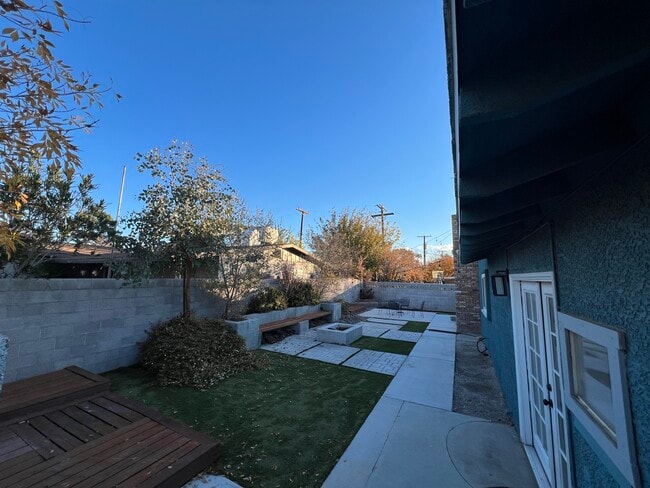 Building Photo - 215 Rancho Vista Dr
