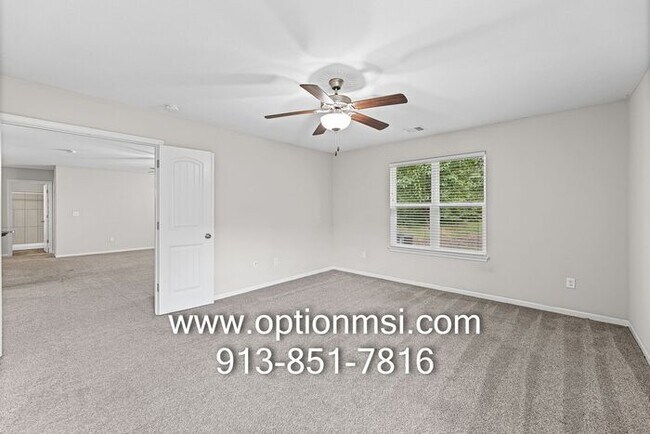 Building Photo - Beautifully Updated Liberty Home in a Prime Location!