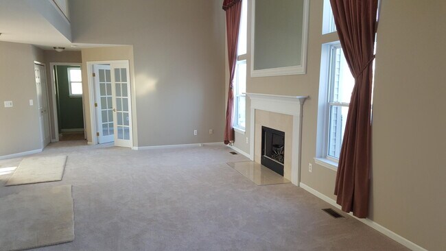 Building Photo - 2270 Hickory Point Dr
