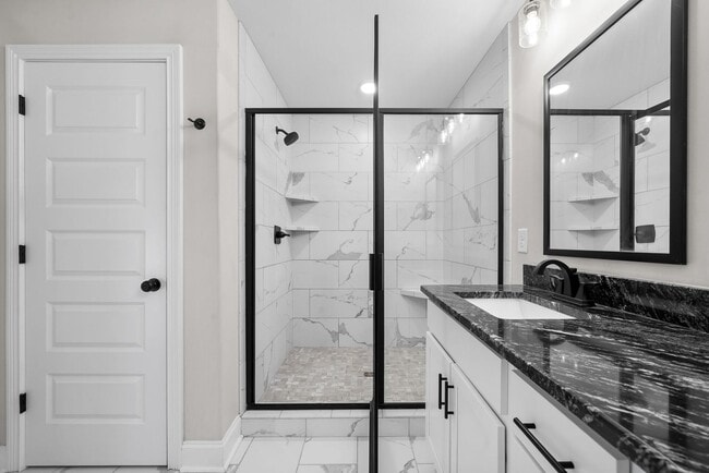 Building Photo - 3 Bedroom 2 1/2 Bath Dog Friendly Home For Rent!