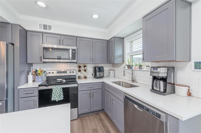 Building Photo - 5076 Matilda St