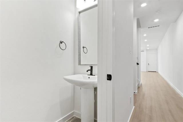 Building Photo - 2833 Concord Dr