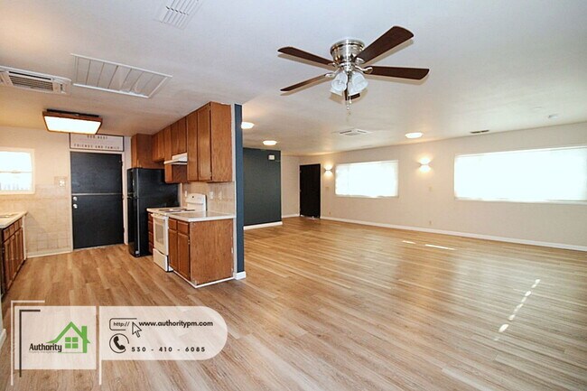 Building Photo - 310 Woodhill Dr