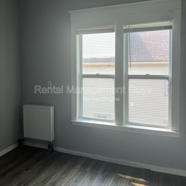 Building Photo - 1015 N Humboldt Ave