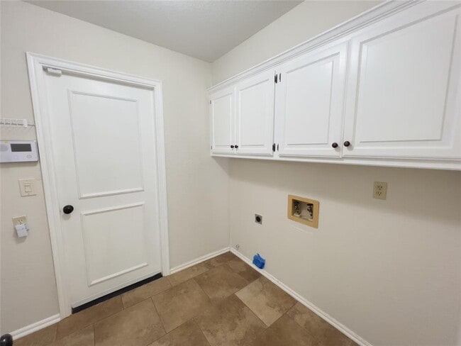 Building Photo - 11800 Kingsridge Terrace