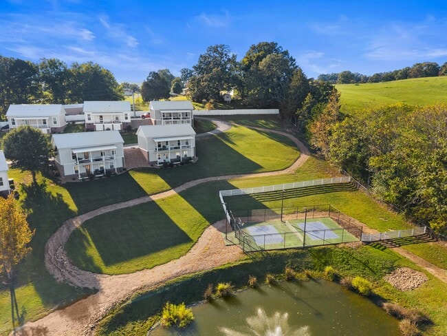 Building Photo - 219 Auttie Cir