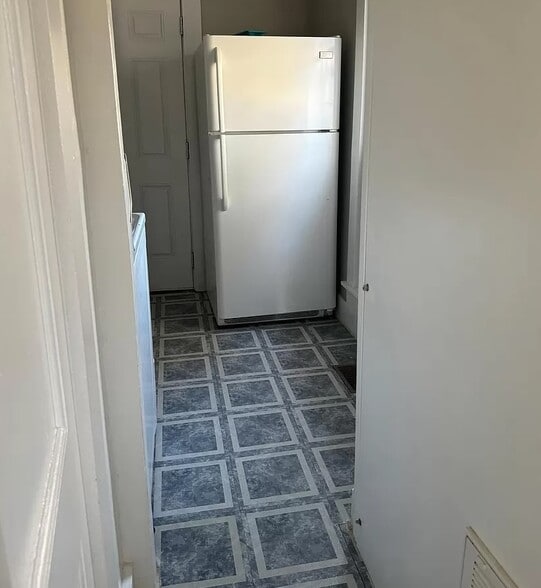 Building Photo - 294 W Clinton St