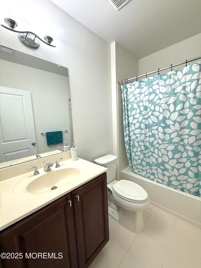 Building Photo - 2 Wisteria Ct