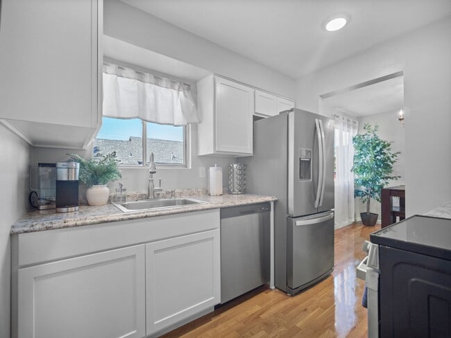 Building Photo - Comfort & Convenience in the Heart of Spok...