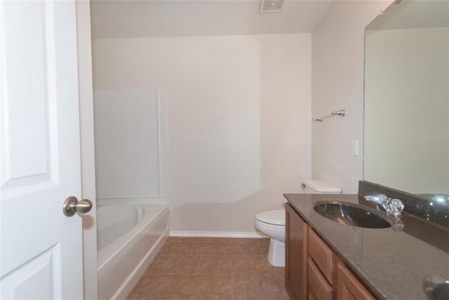Building Photo - 505 Paseo Grand Dr