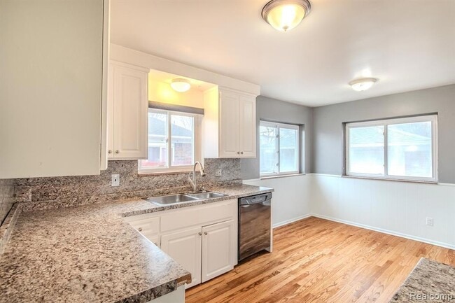 Building Photo - 21135 Virginia Ave