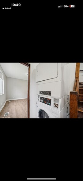 Building Photo - 13502 S Brandon Ave