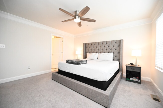 Building Photo - 522 Calvert Way