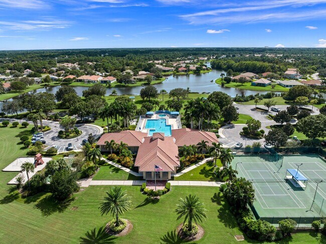 Building Photo - 1594 SW Harbour Isles Cir