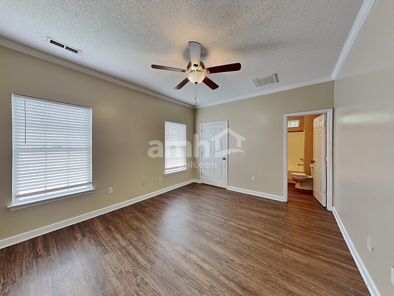 Building Photo - 341 Olde North Church Rd