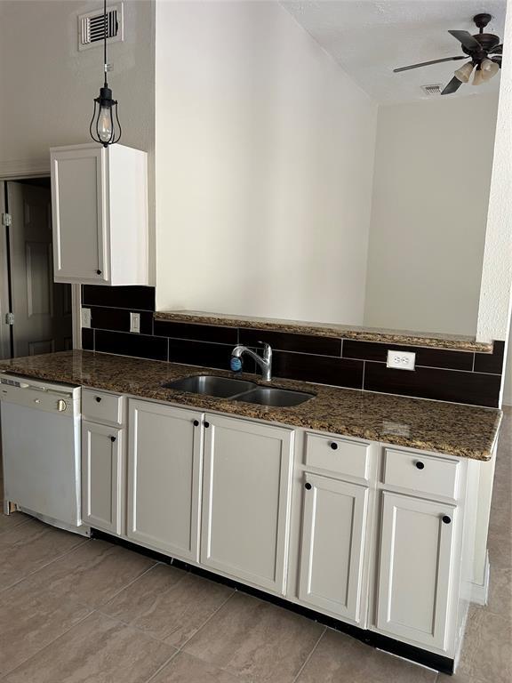 Building Photo - 11023 Tridens Ct