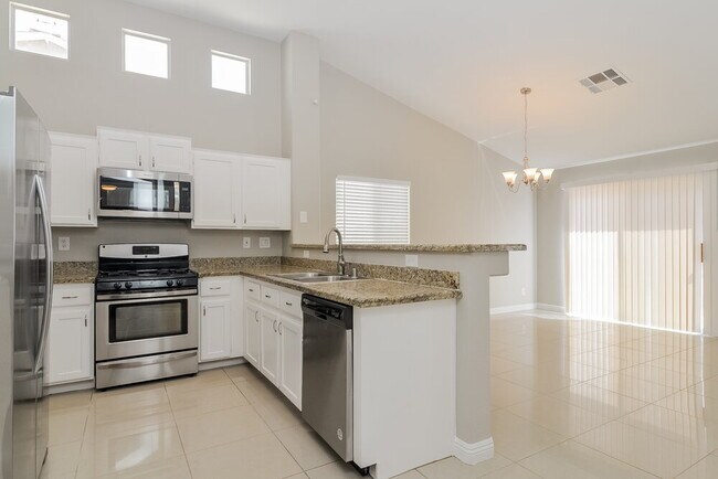 Building Photo - 312 Carole Little Ct