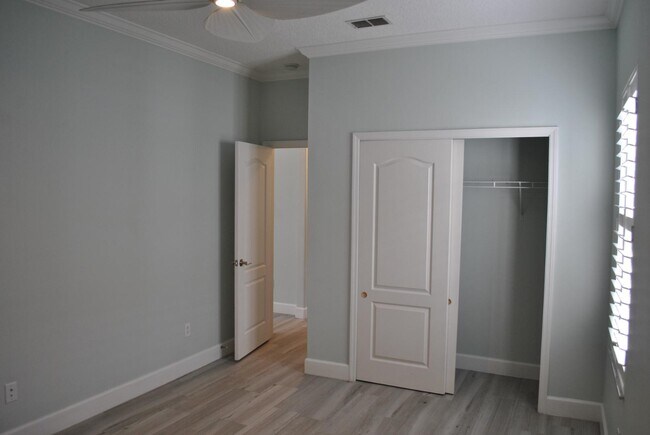 Building Photo - 128 Centennial Park Dr