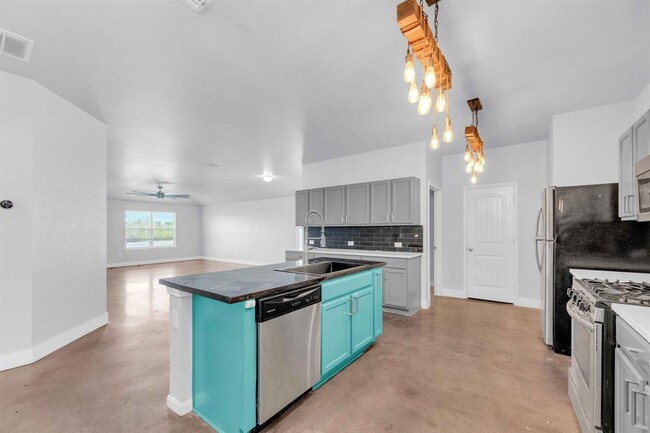 Building Photo - 18125 Ryegate Dr