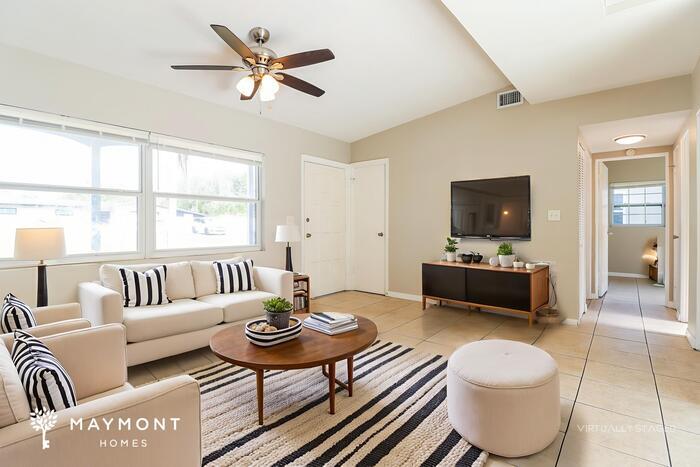 Building Photo - 3290 Hillsdale Ave