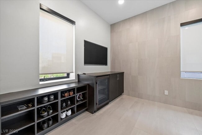 Building Photo - 10950 Earth Hues Ct