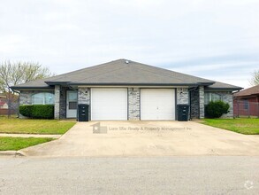Building Photo - 4601 Wade Dr