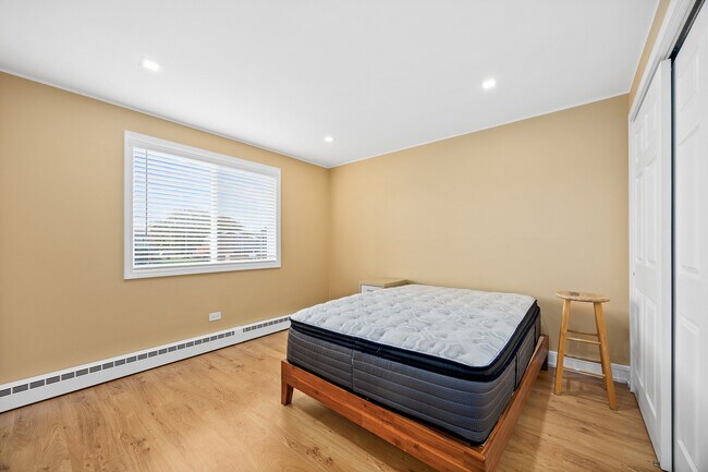 Building Photo - 11126 S 84th Ave